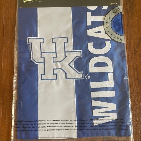 UK University of Kentucky Flags wildcat - Picture 1 of 3